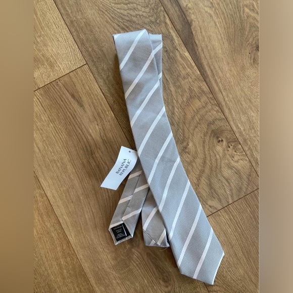 New With Tags - Men’s Grey/Silver tie from Banana Republic. - Picture 1 of 3